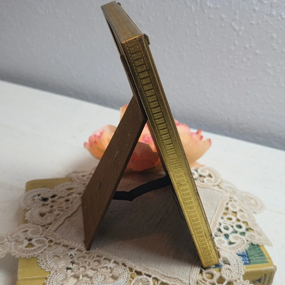 Vintage Gold Tone Metal Picture Frame Floral Corners Rectangular Tabletop‎